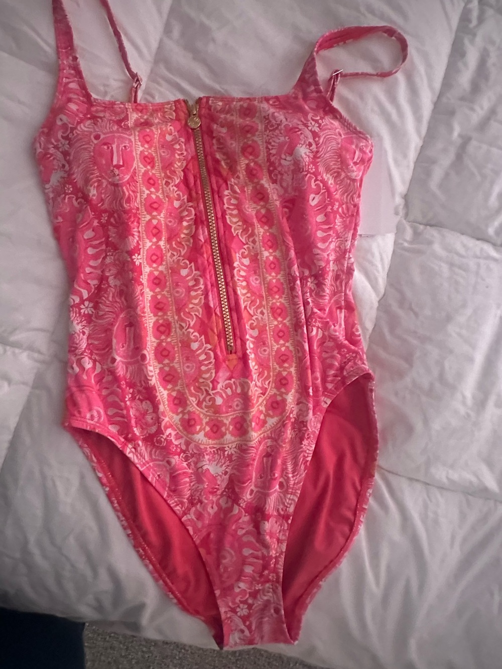 Lilly Pulitzer Pink Printed One-Piece swimsuit with Front Zip. Soft cups. NWT